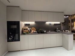 River Modern (D9), Apartment #527440241